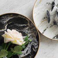 A&B Home Quinn Black and White Marble Design Round Trays (Set of 2)