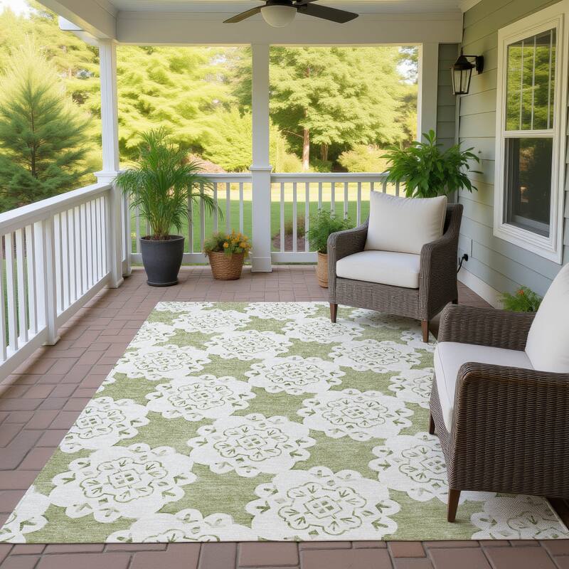 Machine Washable Indoor/ Outdoor Global Motif Chantille Rug