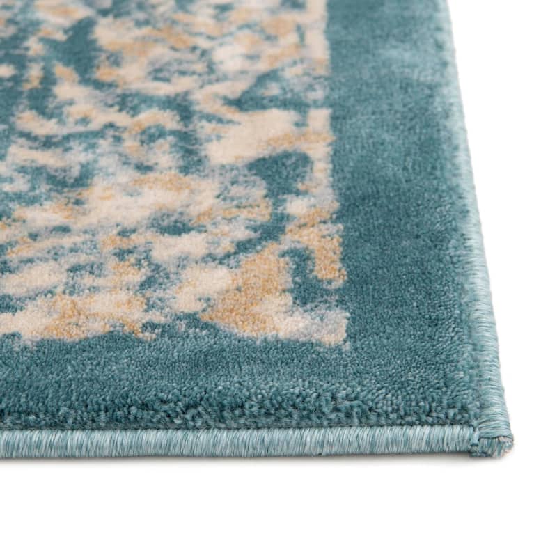 Traditional Hadeya Collection Area Rug