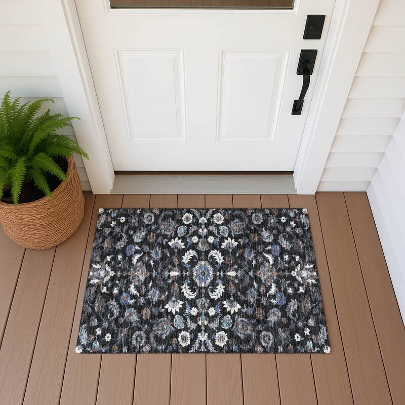 Machine Washable Indoor/ Outdoor Traditional Lanelle Chantille Rug - Black - 1'8" x 2'6"