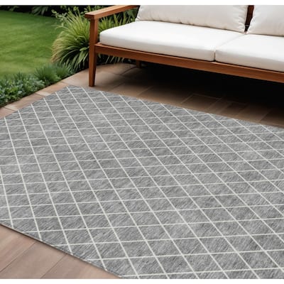 HomeRoots Geometric Transitional Rectangle Outdoor Rug
