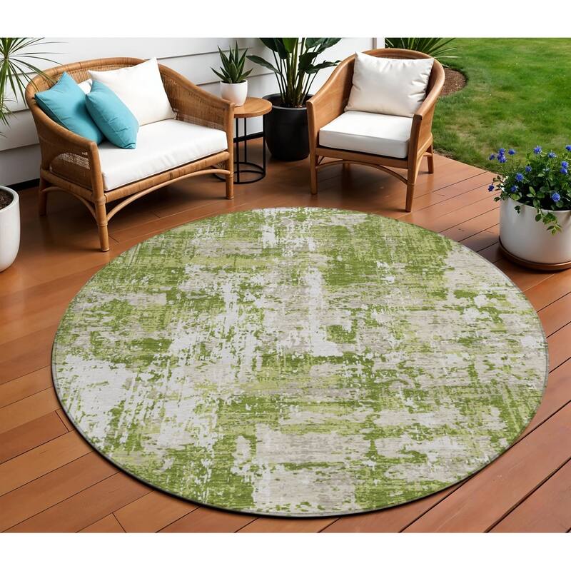 HomeRoots Abstract Transitional Rectangle Outdoor Rug - 8' Round