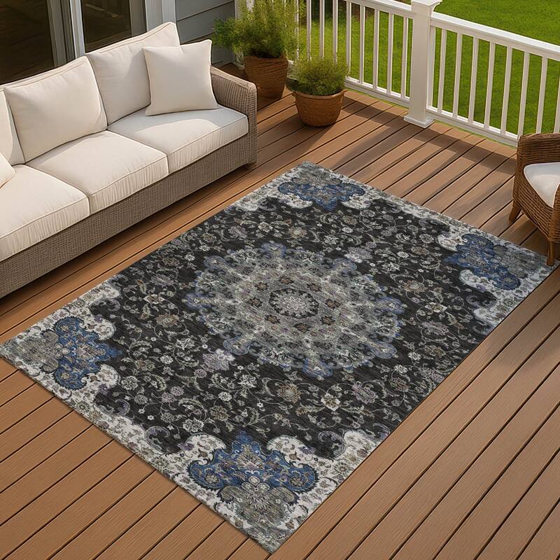 Machine Washable Indoor/ Outdoor Traditional Awaka Chantille Rug