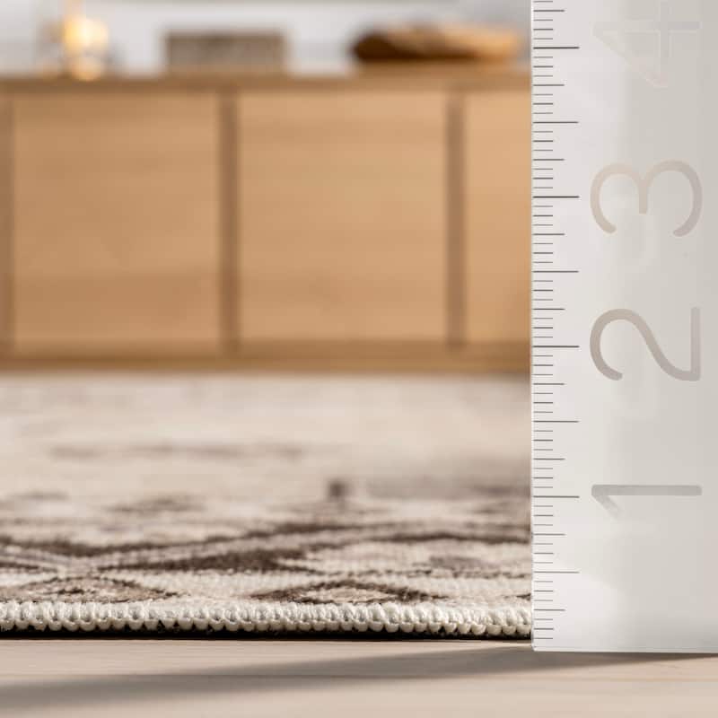 Clovebud Geometric Machine Washable Area Rug