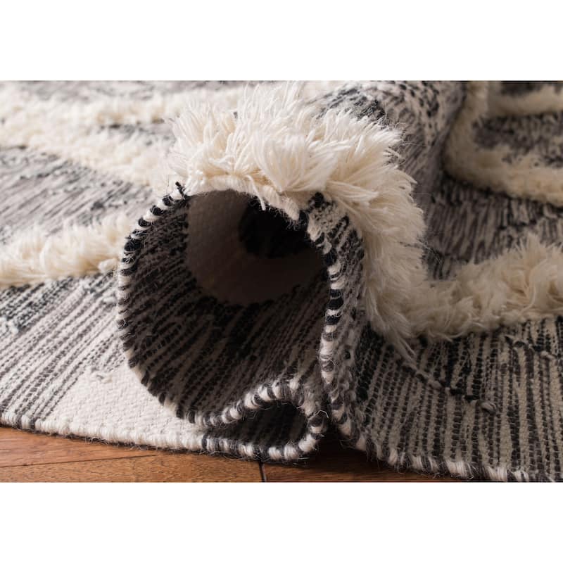 SAFAVIEH Hand-knotted Kenya Arlenne Southwestern Tribal Wool Rug
