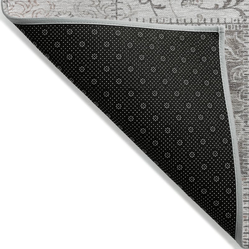 Machine Washable Indoor/ Outdoor Traditional Patchwork Chantille Rug