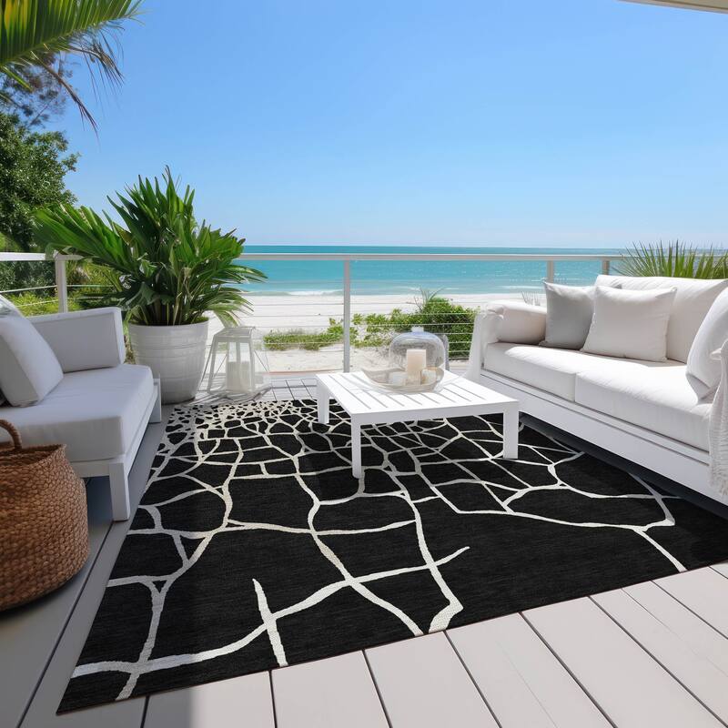 Machine Washable Indoor/ Outdoor Abstract Webby Chantille Rug