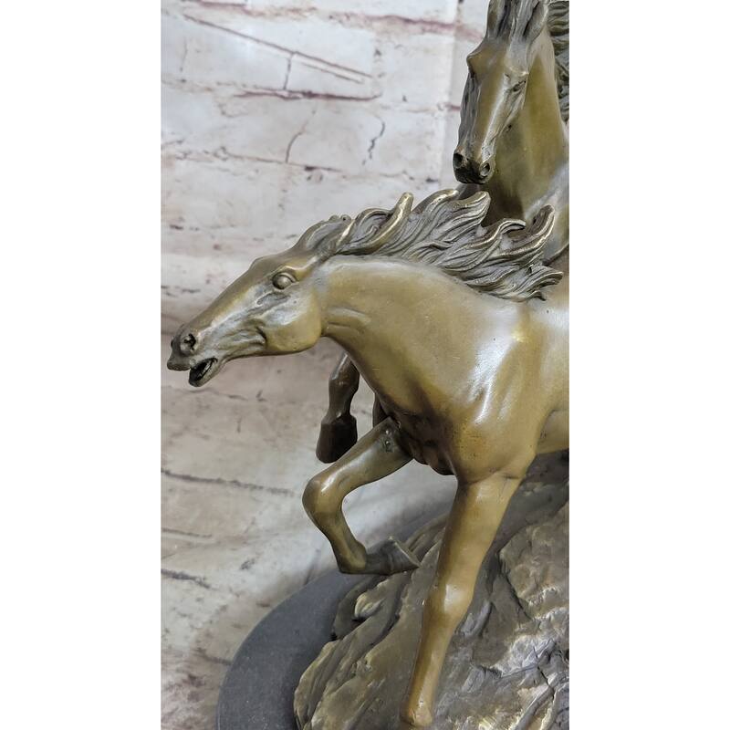 Bronze Marble Statue Wild Horse Galloping Mustang Ranch Hot Cast Marble Figurine