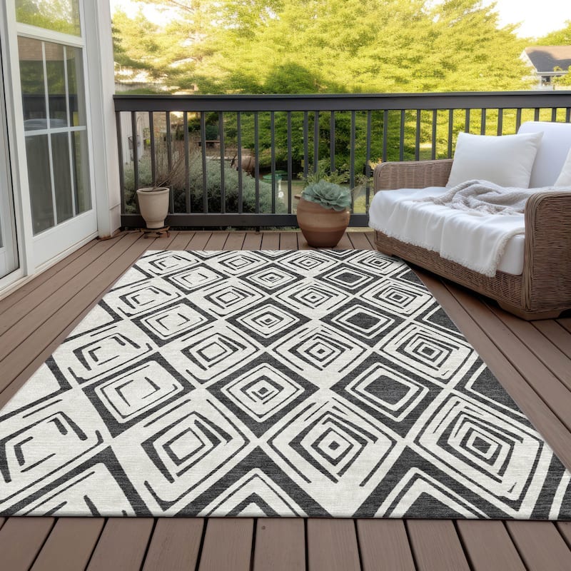 Machine Washable Indoor/ Outdoor Chantille Ombre Diamonds Rug - Ivory - 2'6" x 3'10"