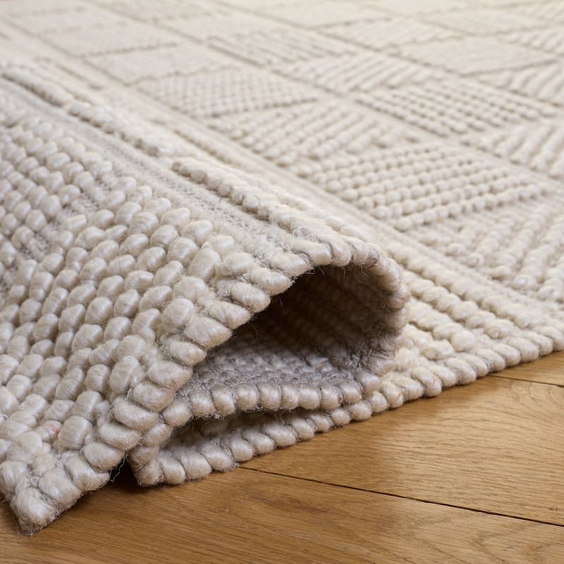 SAFAVIEH Handmade Natura Spasa Raised Textured Wool Blend Rug