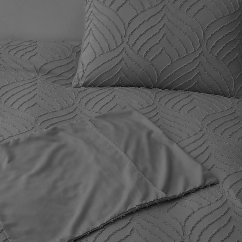 Clipped Jacquard Geometric Duvet Cover & Pillowcase Set