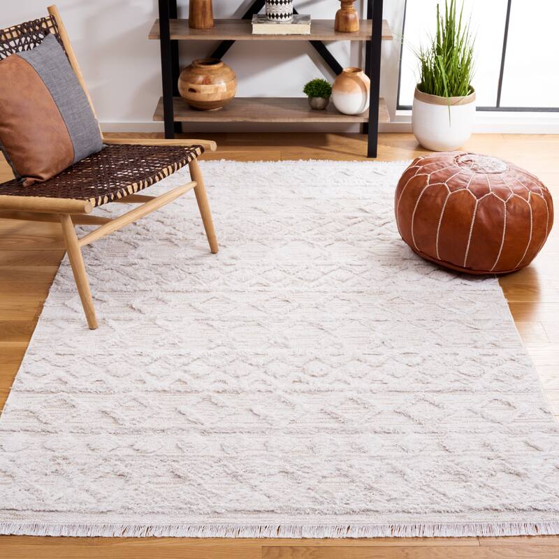 SAFAVIEH Augustine Tahmina Moroccan Boho Fringe Rug - 5' x 7'7" - Ivory