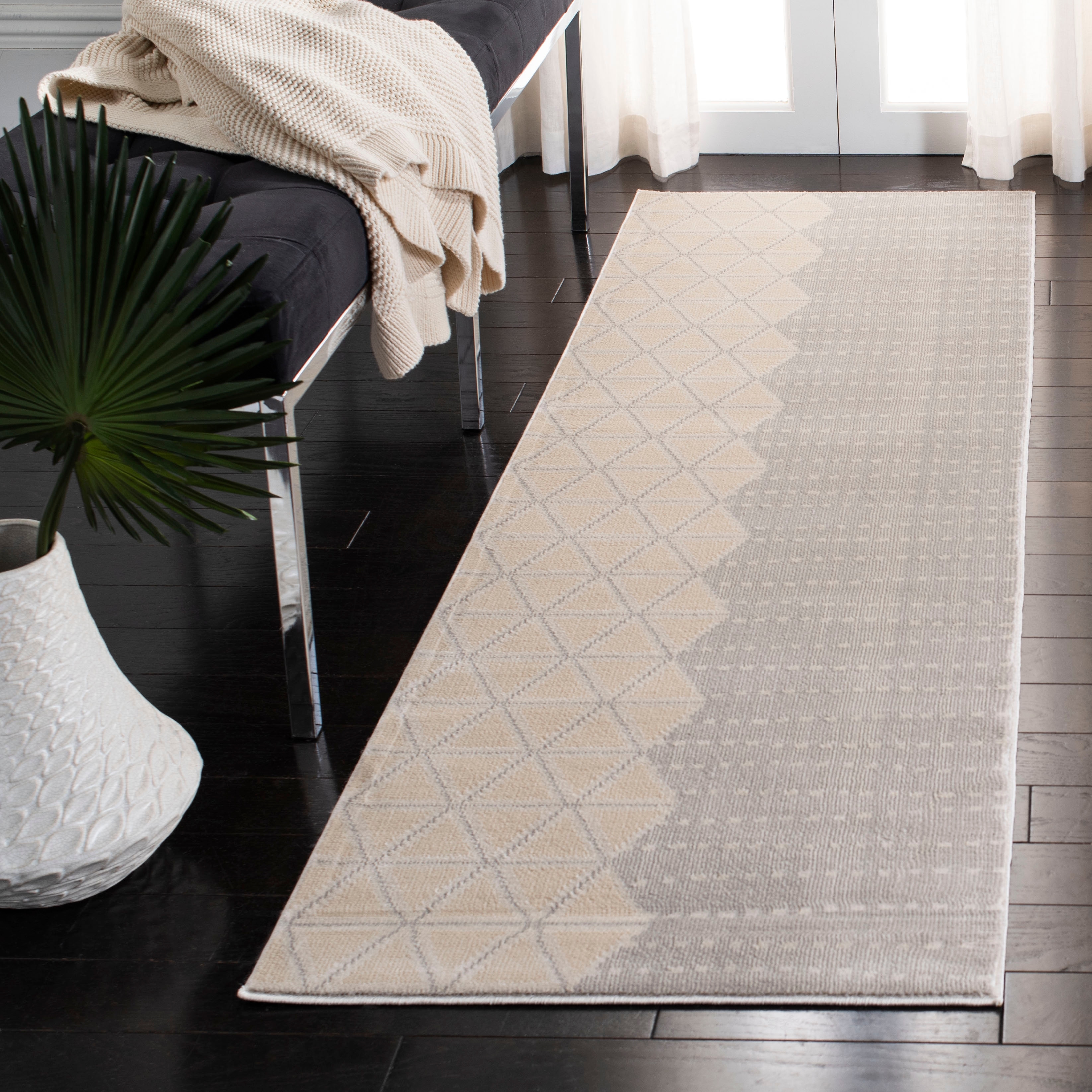 SAFAVIEH Orwell Onorata Modern Rug