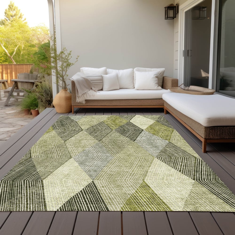 Machine Washable Indoor/ Outdoor Diamond Stripes Chantille Rug