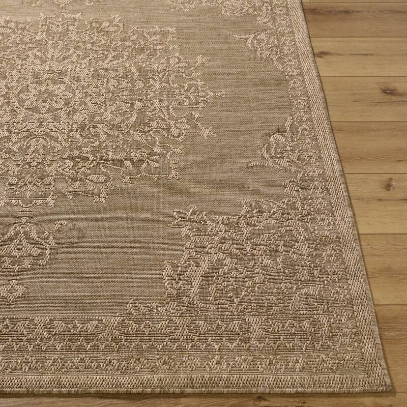 Livabliss Sandra Traditional Indoor/Outdoor Area Rug