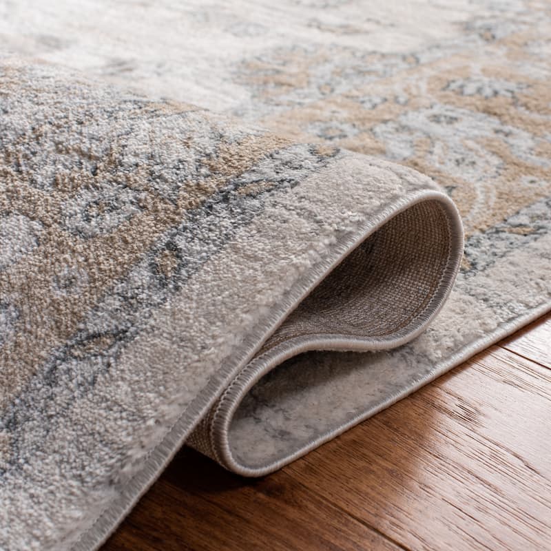 SAFAVIEH Isabella Hazbie Traditional Floral Oriental Area Rug - Cream/Beige - 5' 3" x 7' 6"