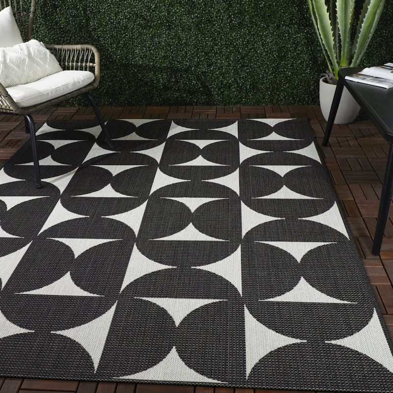 Camille Modern Geometric Indoor/Outdoor Area Rug