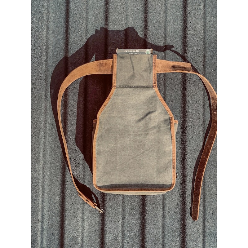 Outdoor Leisure Products Model CT10005 Canvas and Leather Skeet Pouch