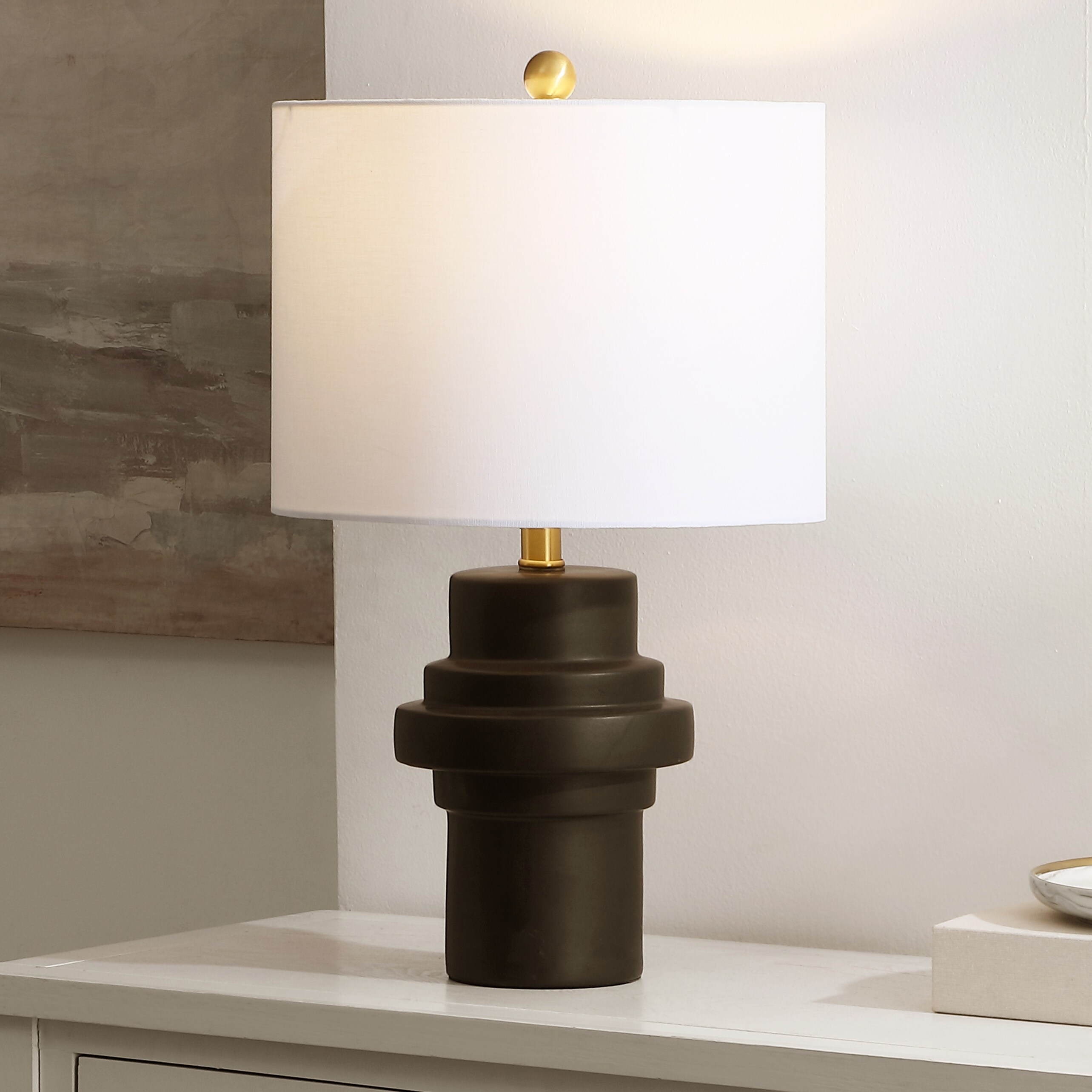 SAFAVIEH Doni 22-inch Ceramic Table Lamp (LED Bulb Included) - 13"W x 13"D x 22"H