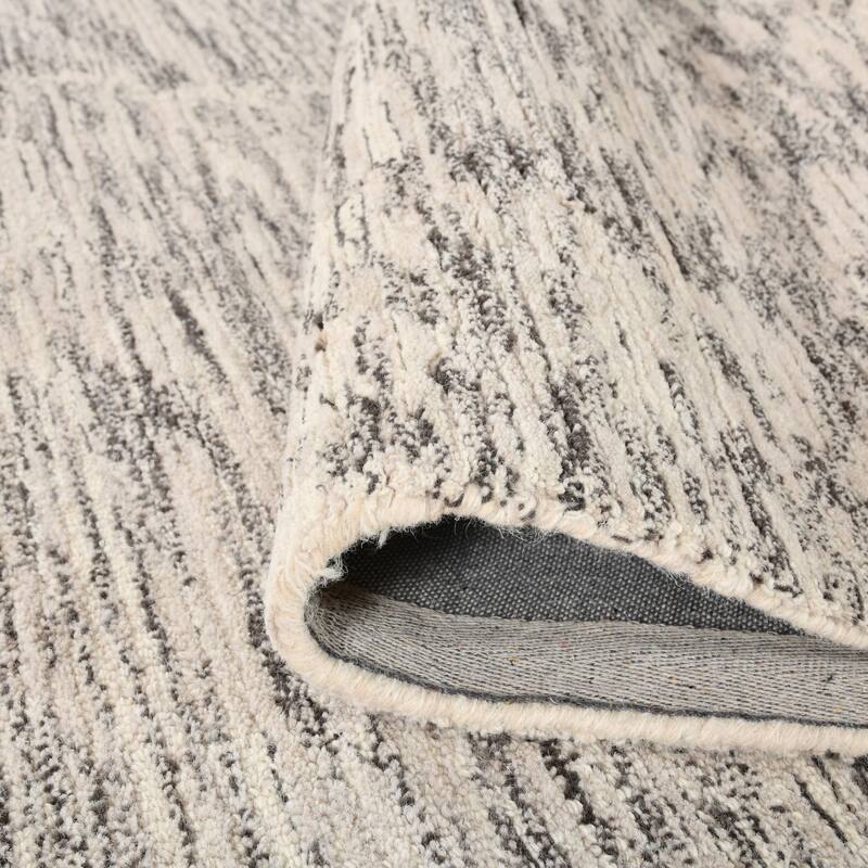 Mohave Ivory and Charcoal Abstract Hand-Hooked Area Rug 2' x 3'