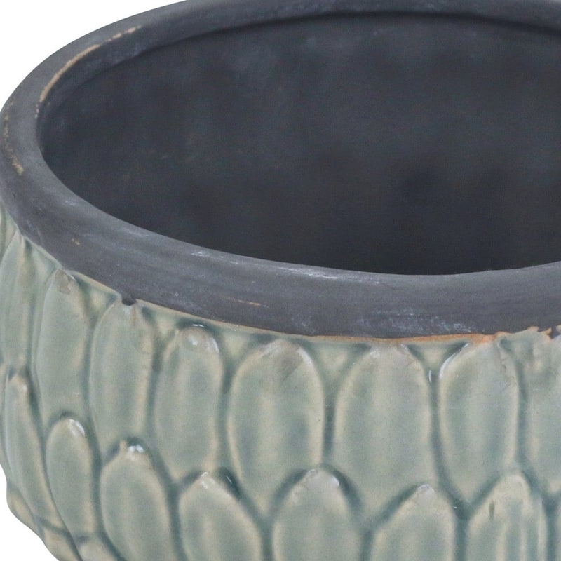 HomeRoots Blue Ceramic 37 Ounce Round Distressed Pot Planter - 6.50 in. x 3.75 in. x 6.50 in.