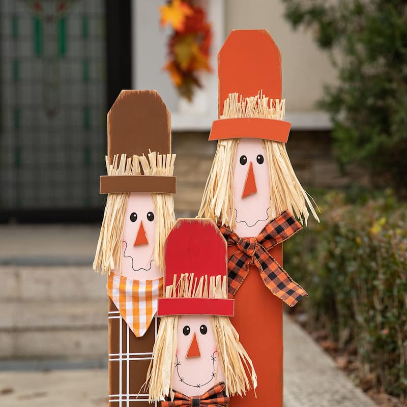 Glitzhome 36.25"H Lighted Wooden Scarecrow Welcome Porch Decor w/Wreath