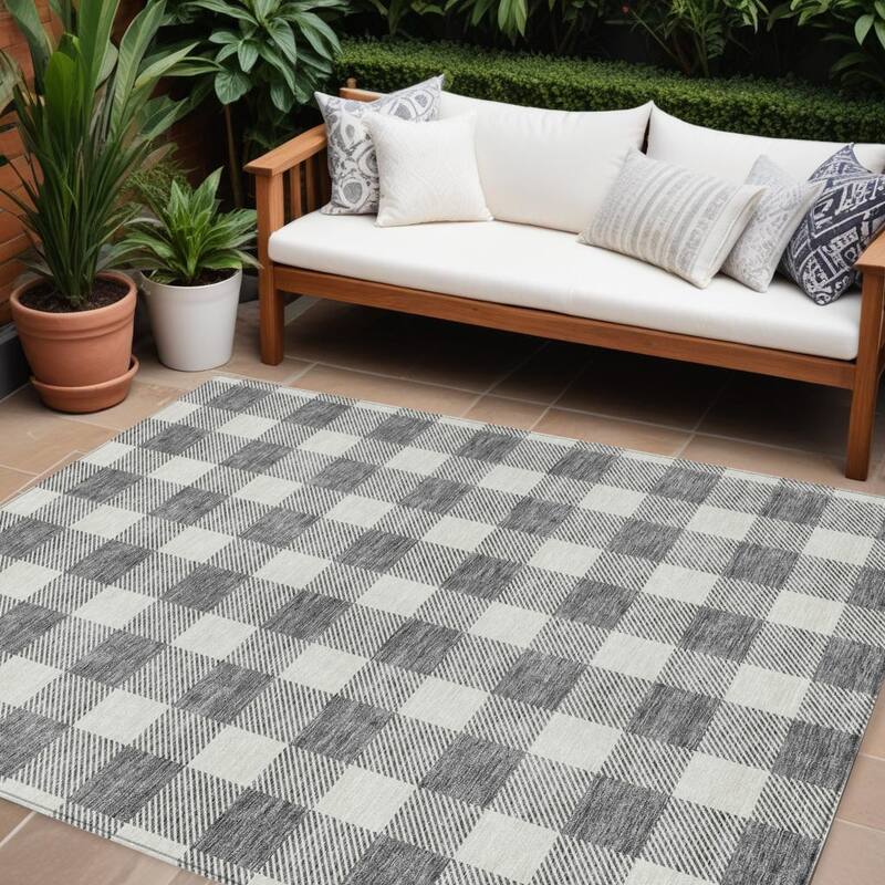 HomeRoots Plaid Transitional Rectangle Outdoor Rug - 9' X 12'