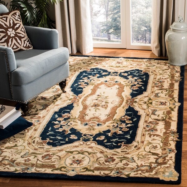 Safavieh Handmade Empire Shawna Traditional Oriental Wool Rug. Opens flyout.