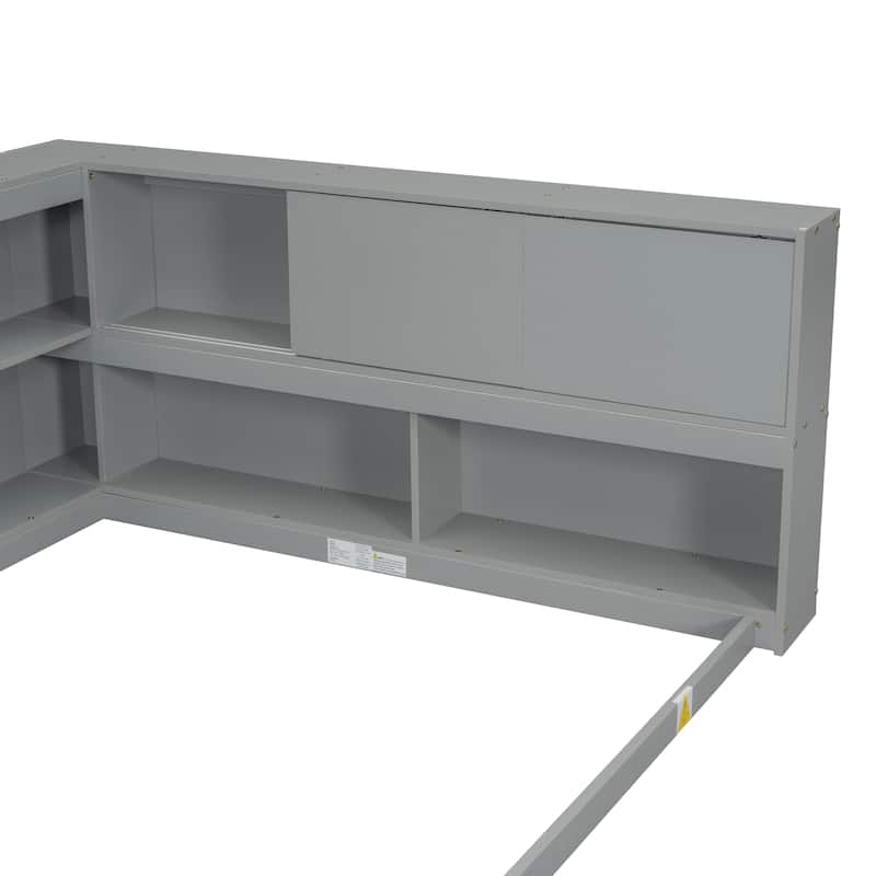Floor Bed with L-shaped Bookcases and sliding doors
