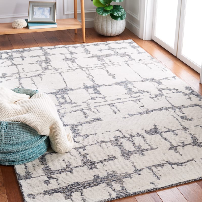 Martha Stewart by SAFAVIEH, Handmade Siun Abstract Wool Rug - 5' x 8' - Charcoal/Ivory