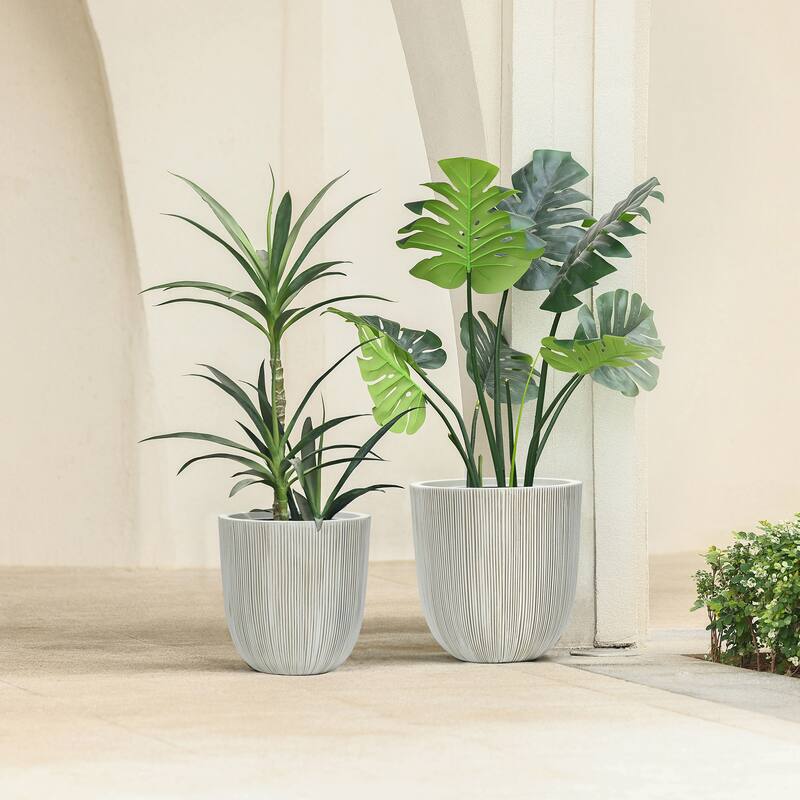 2-Piece Tapered Round Plastic Planters Set, Mediterranean Style