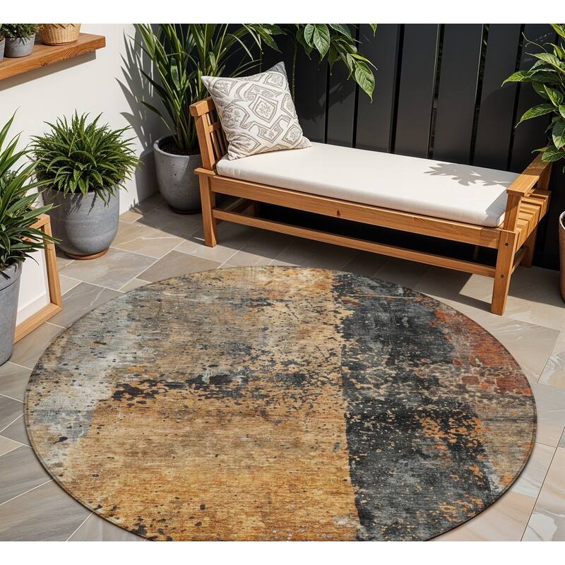 HomeRoots Abstract Transitional Rectangle Outdoor Rug - 8' Round