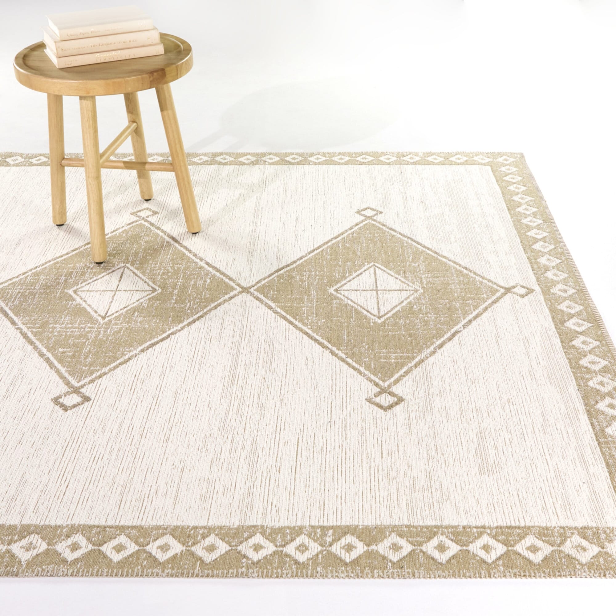 Fernando Diamond Medallion Area Rug