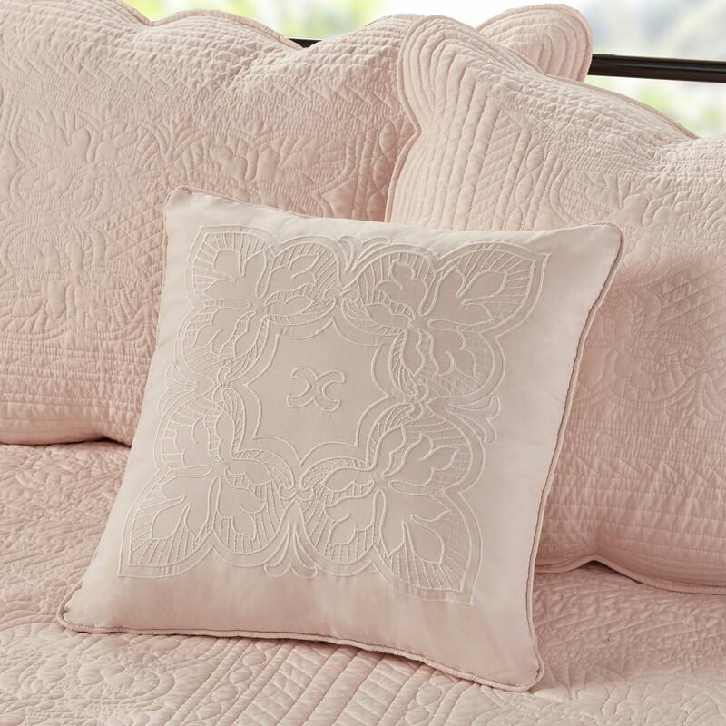 6 Piece Reversible Scalloped Edge Daybed Cover Set White Daybed