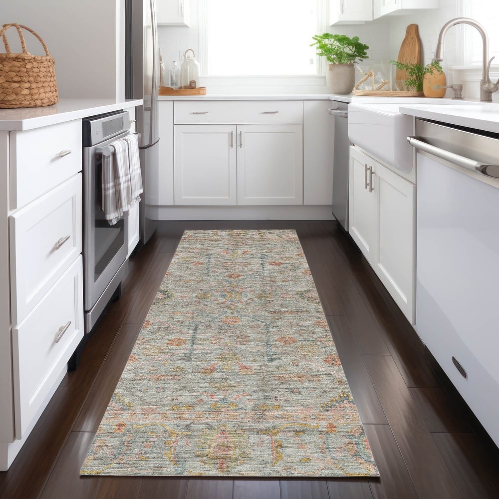 Machine Washable Indoor/ Outdoor Distressed Traditional Chantille Rug