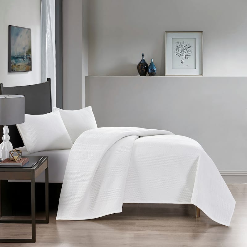 Pointehaven Heavy-Weight Oversized Chevron Design Velvet Quilt Sets
