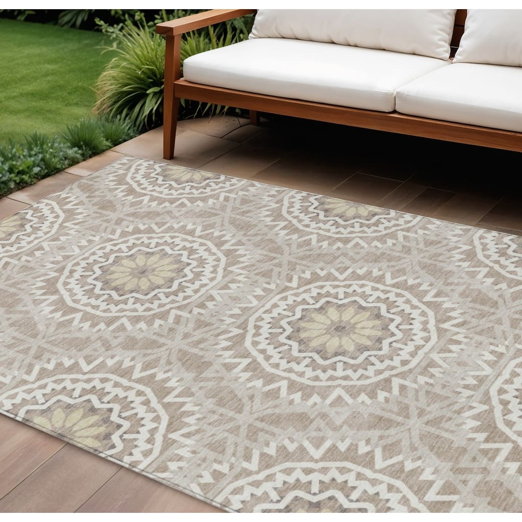HomeRoots Floral Medallion Transitional Rectangle Outdoor Rug