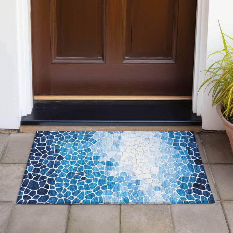 Machine Washable Indoor/Outdoor Contemporary Ombre Chantille Rug - Blue - 1'8" x 2'6"