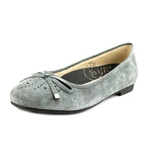 round toe suede flats