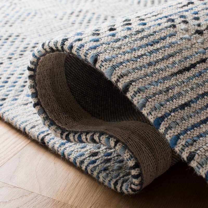 SAFAVIEH Handmade Marbella Miloslava Wool Rug