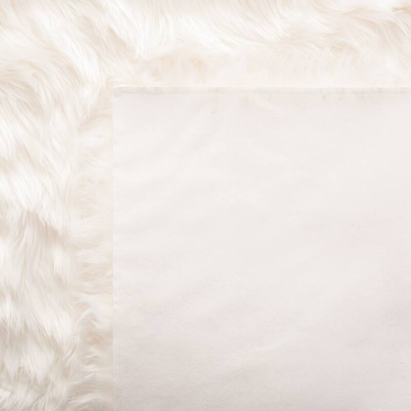 SAFAVIEH Faux Sheep Skin Alexandria 2.4-inch Thick Rug