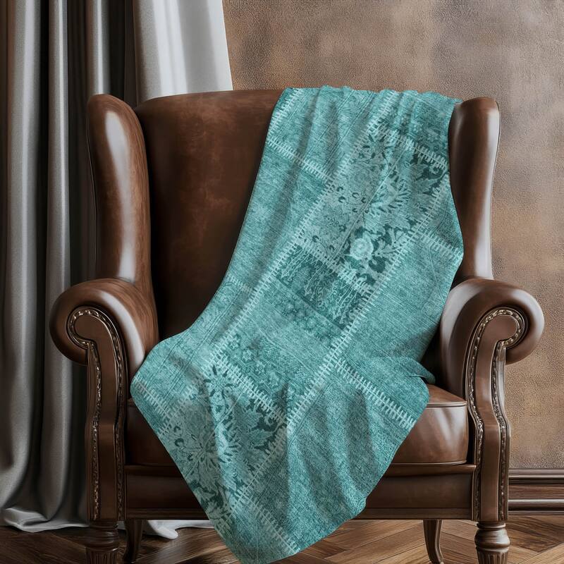 Premium Machine Washable Traditional Patchwork Sherpa Throw Blanket