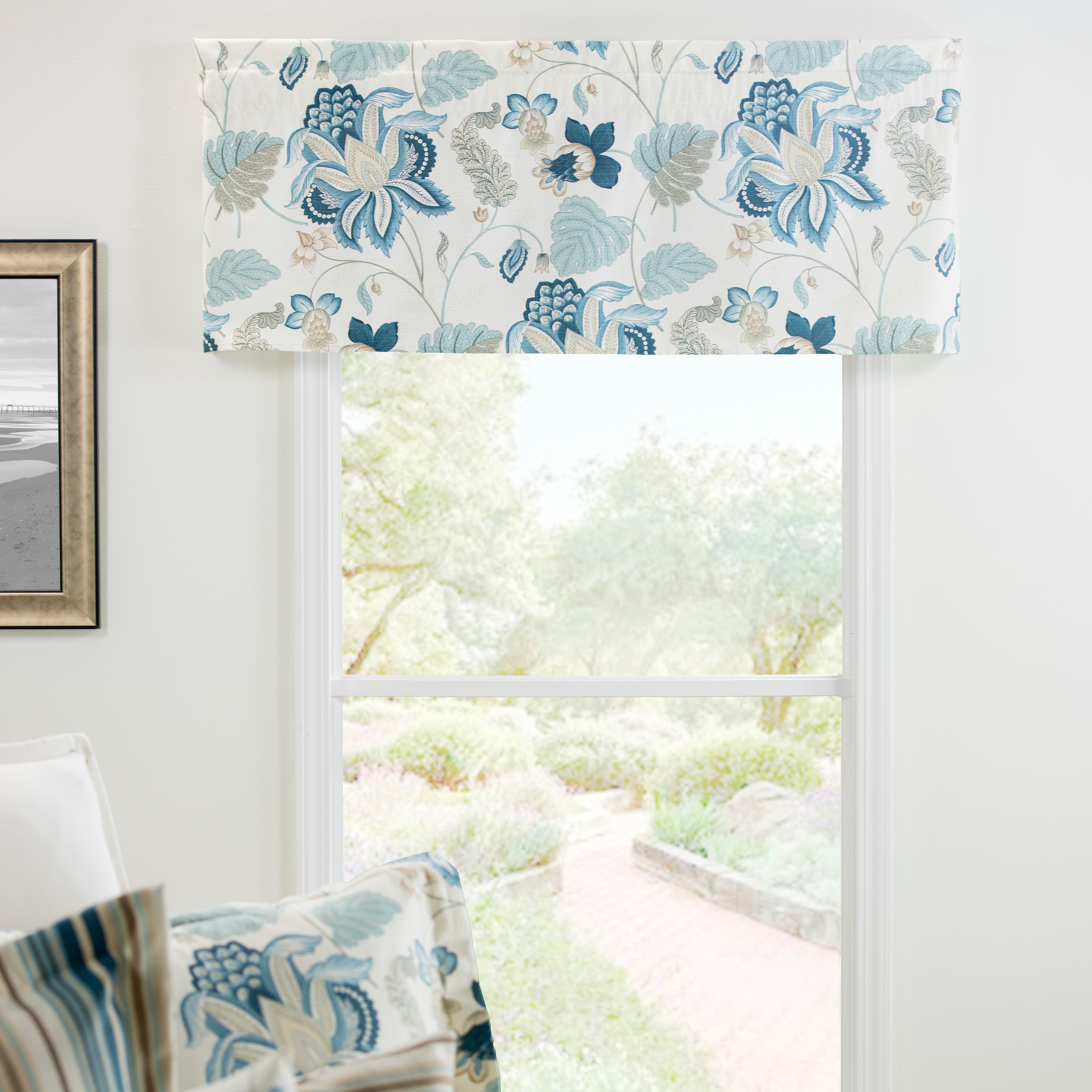 Savannah floral traditional valance