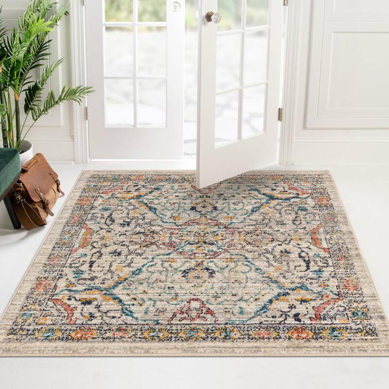 Traditional Nixa Collection Area Rug