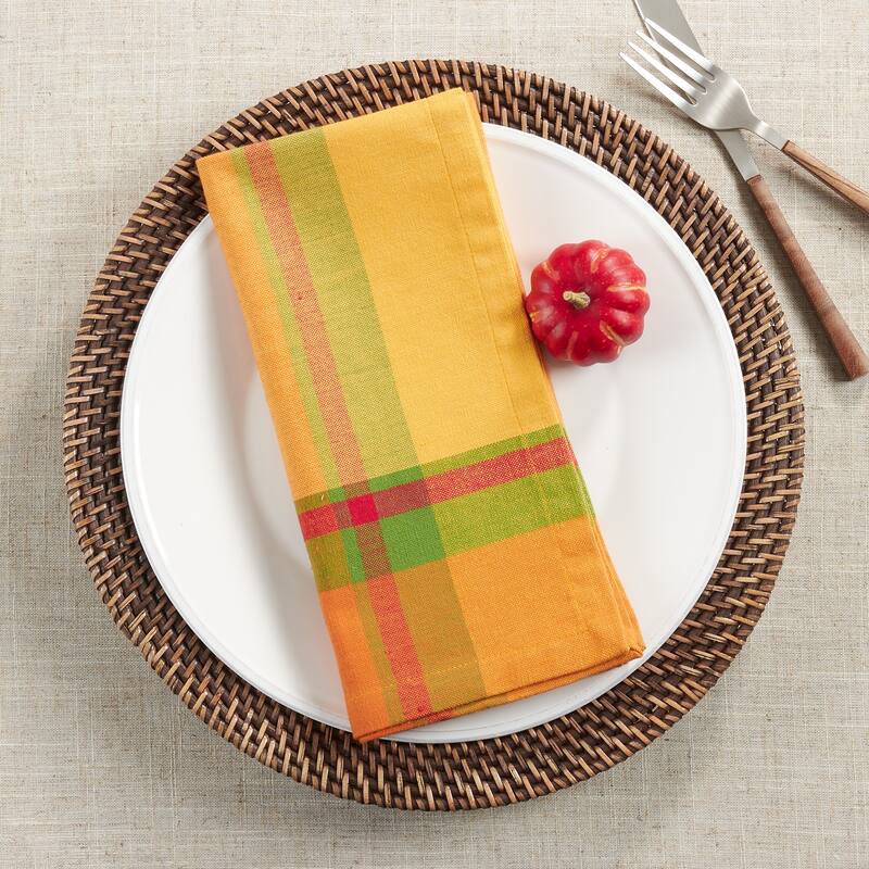 Table Napkins With Banded Border Design (Set of 4)