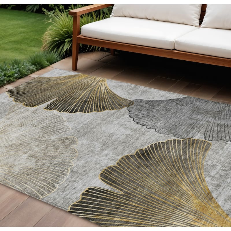 HomeRoots Floral Transitional Rectangle Outdoor Rug - 9' X 12'