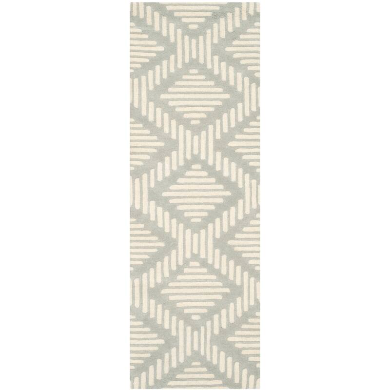 SAFAVIEH Handmade Chatham Onerva Modern Moroccan Wool Rug