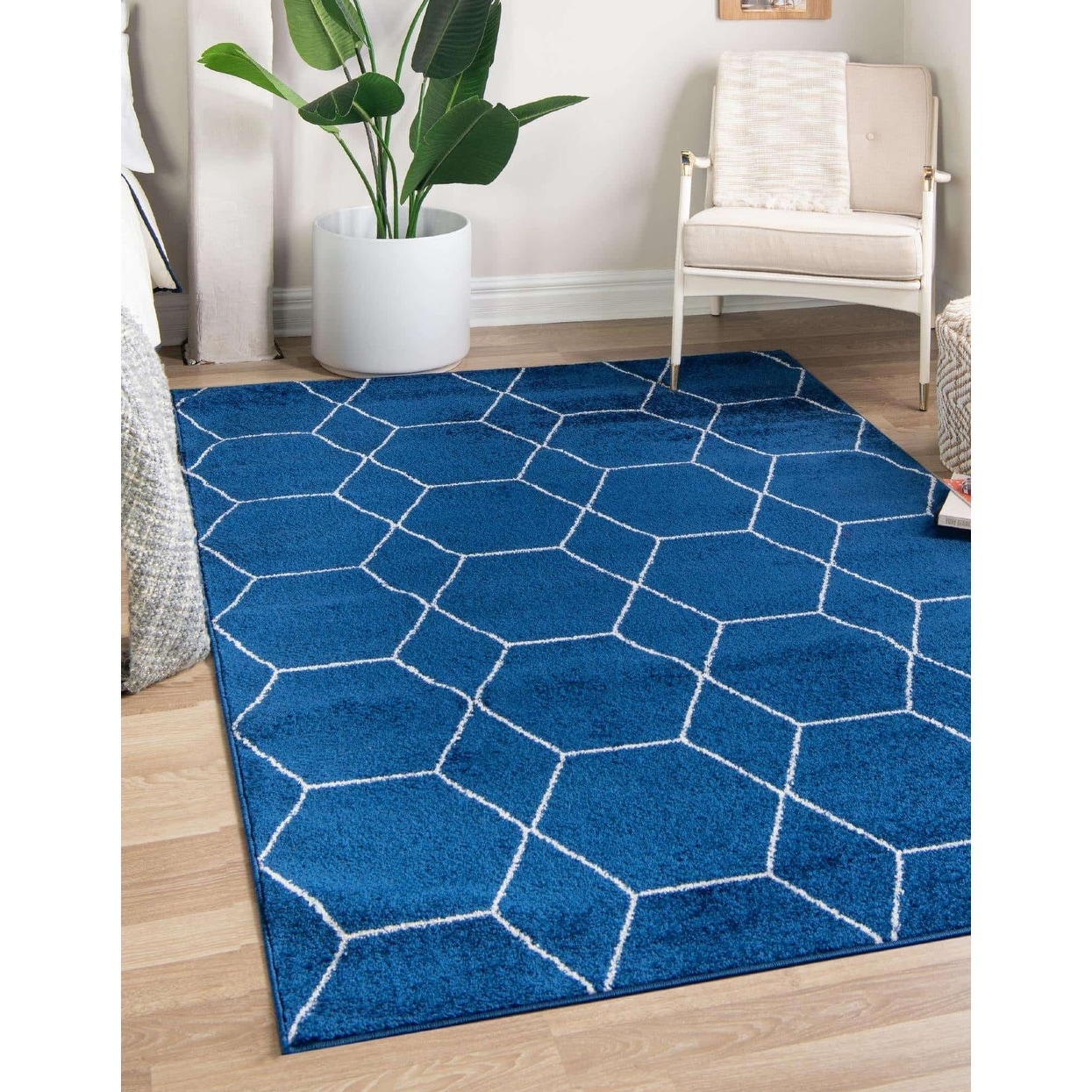 Contemporary Rosilan Collection Area Rug - Bed Bath & Beyond