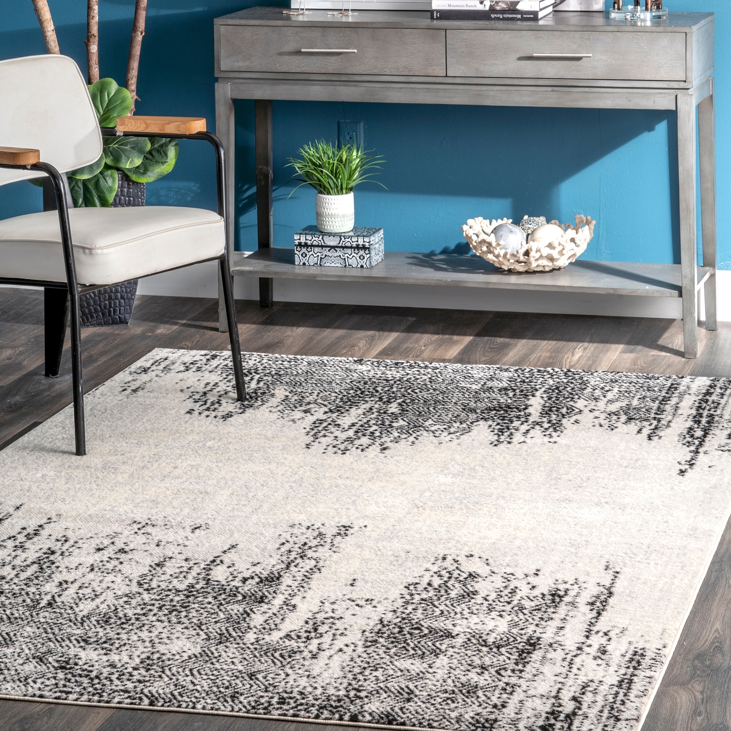 Nuloom Penelope Faded Tribal Chevrons Area Rug