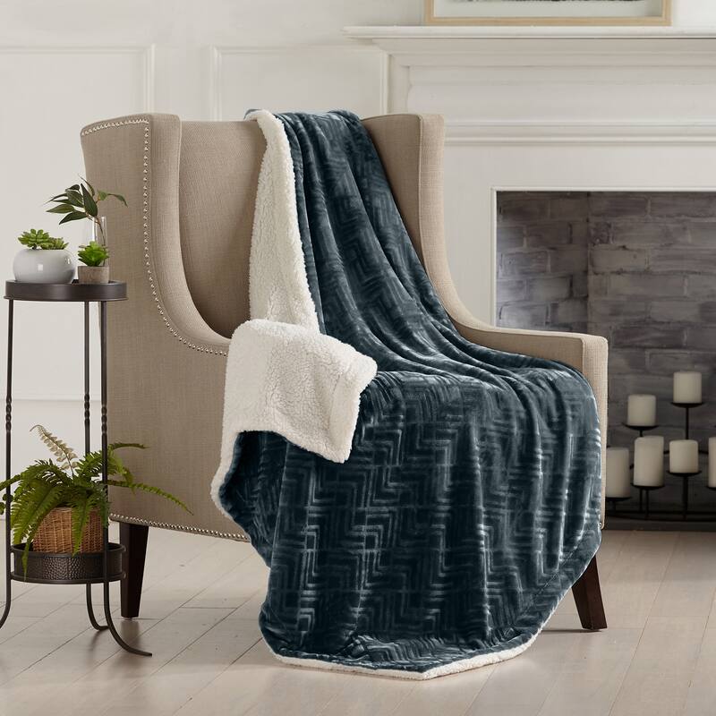 Luxurious Velvet Plush Fleece Reversible Sherpa Throw